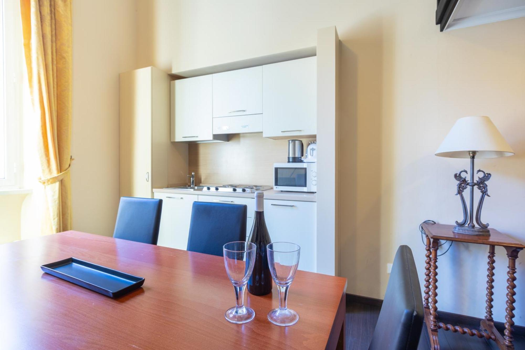 Elegant Suites In Рим Екстер'єр фото
