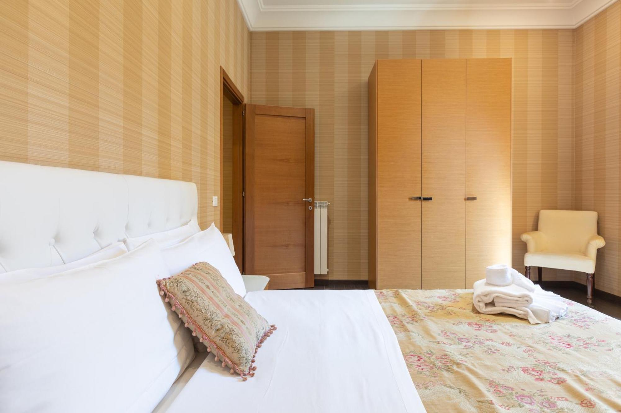 Elegant Suites In Рим Екстер'єр фото